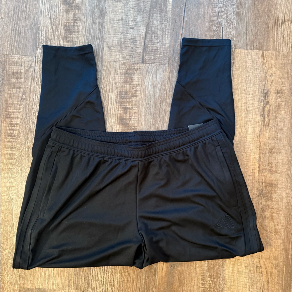 NWT Adidas Joggers Women’s 1X Regular Fit